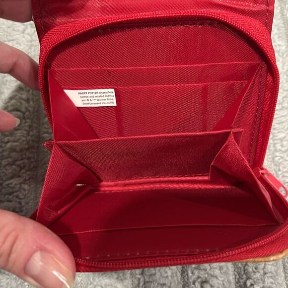 Harry Potter Harry's Hogwarts Letter Envelope Design Bi-Fold Vinyl Wallet - Picture 4 of 5